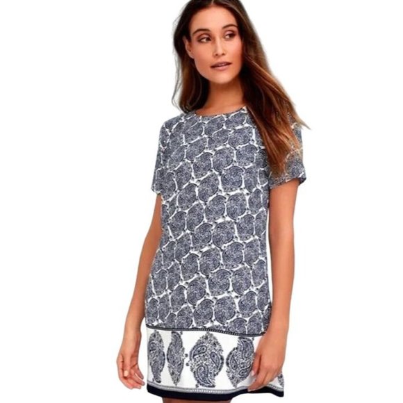 Lulus NWT Taj Mahal Tour Dress Blue/White Paisley Print Shift V-Cut Open Back XL - Picture 2 of 9